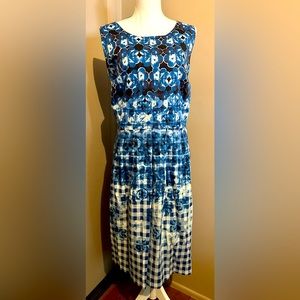Blue and white floral midi dress with pockets, size 18WP